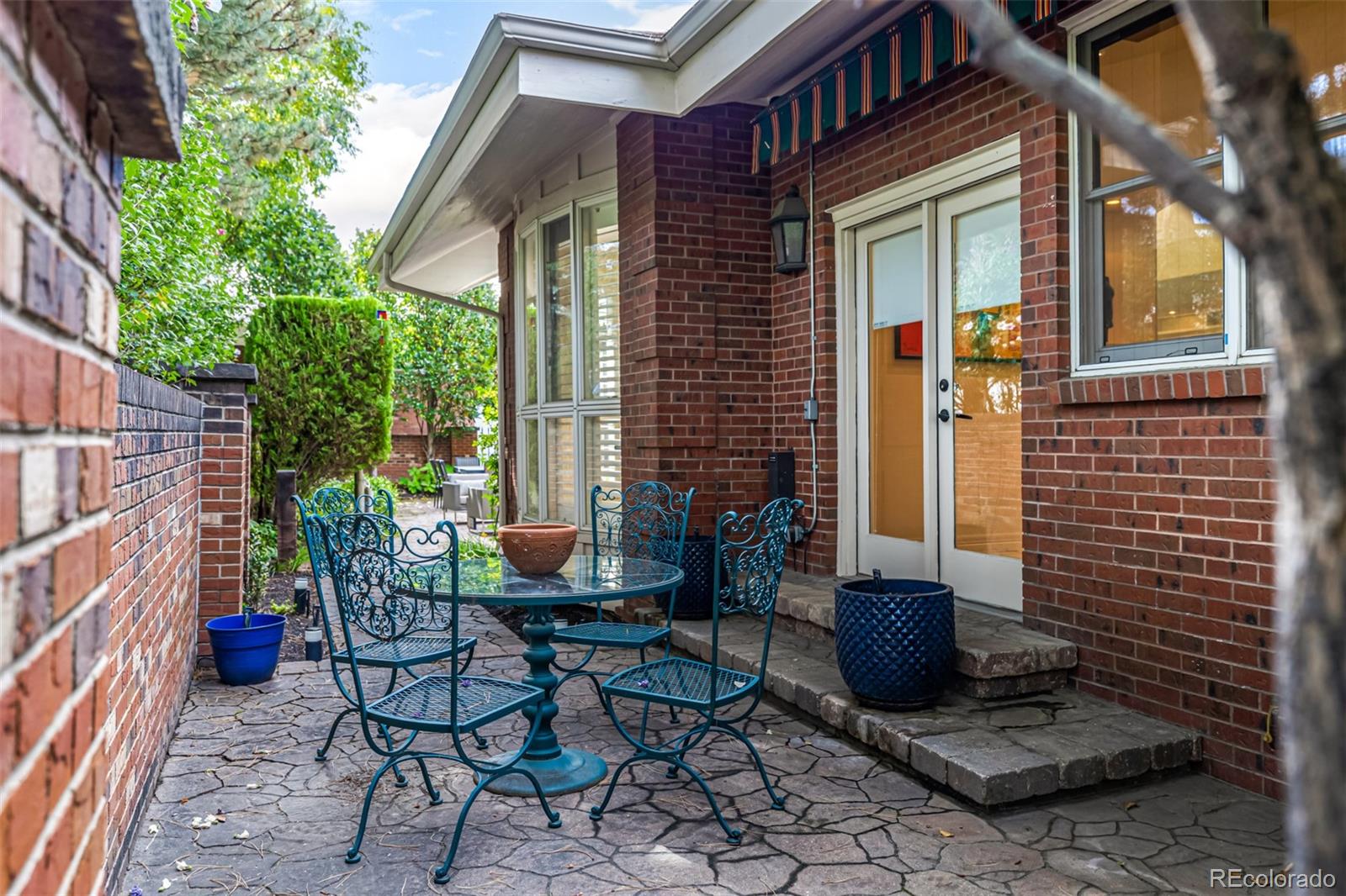 400 S Steele Street Unit: 64