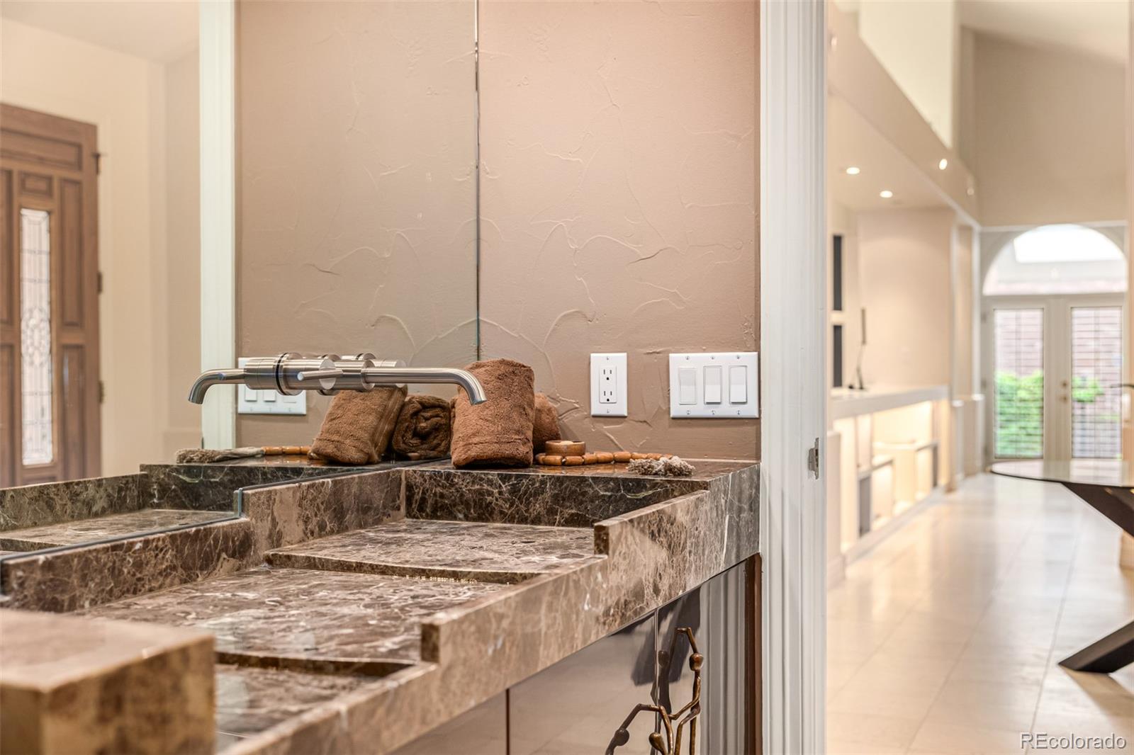 400 S Steele Street Unit: 64