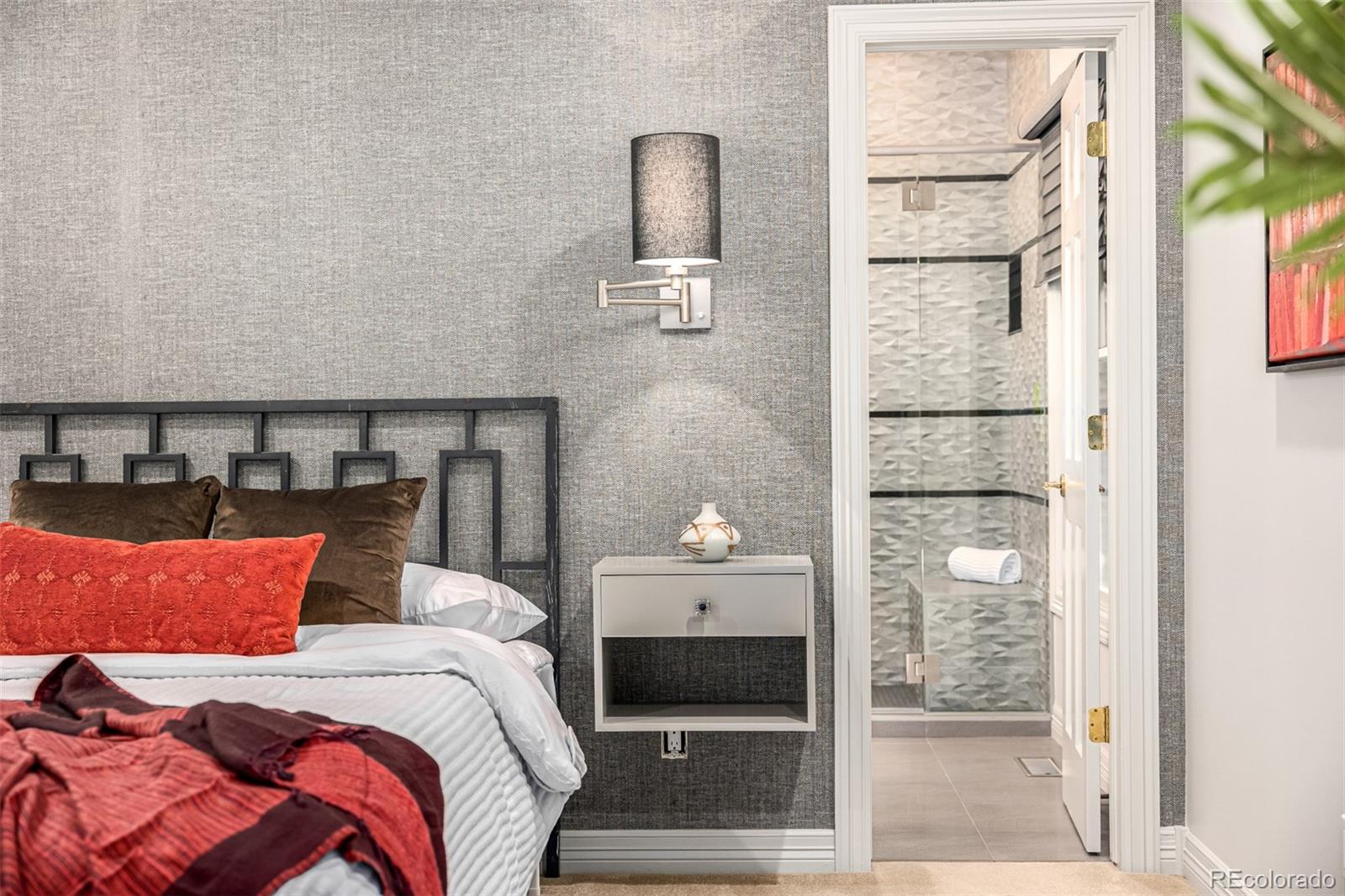 400 S Steele Street Unit: 64
