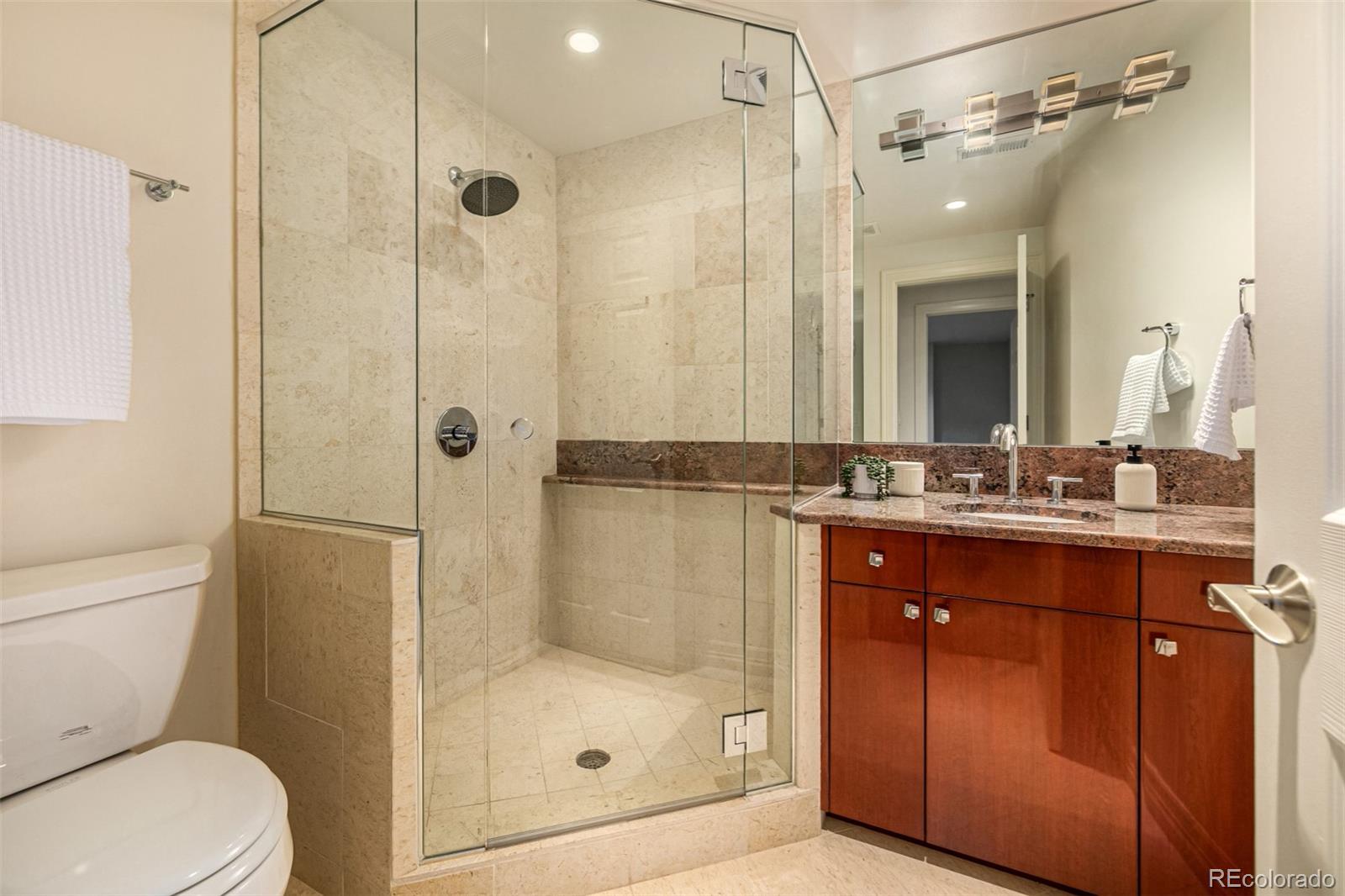 400 S Steele Street Unit: 64