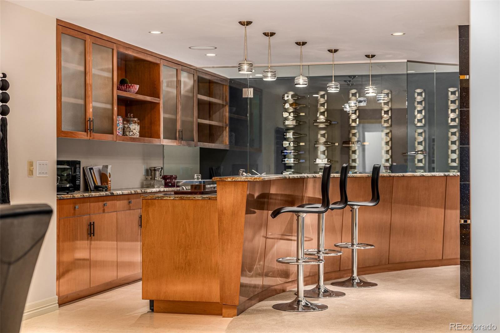 400 S Steele Street Unit: 64