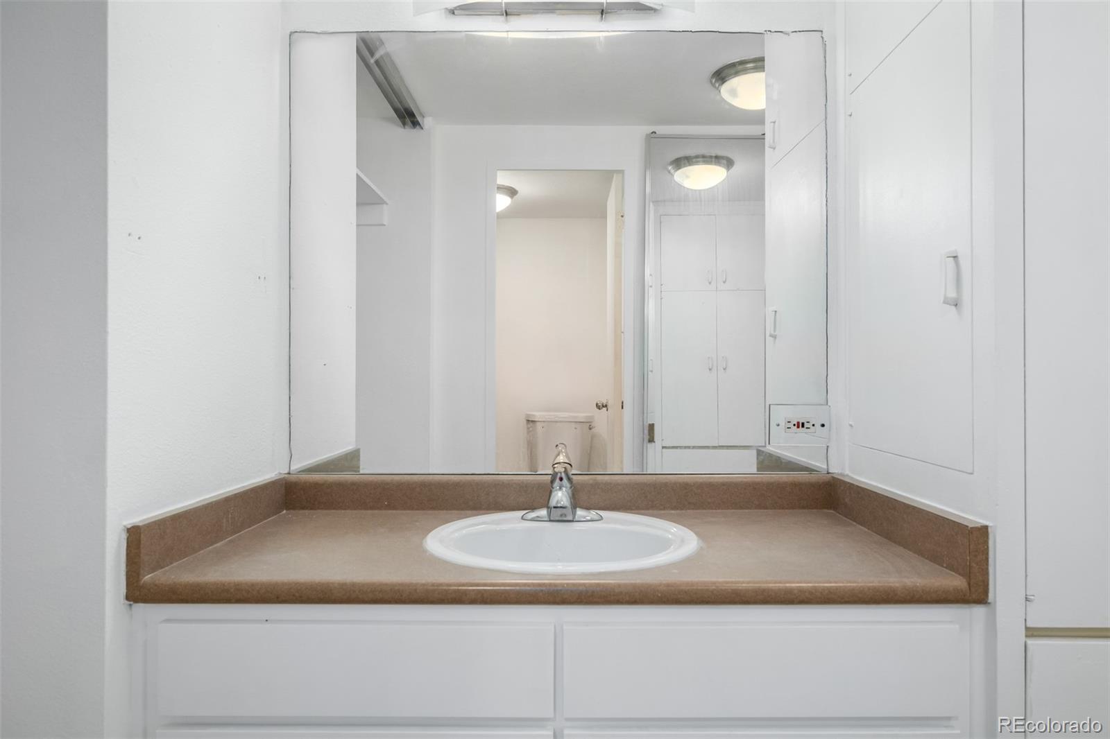1196 N Grant Street Unit: 705