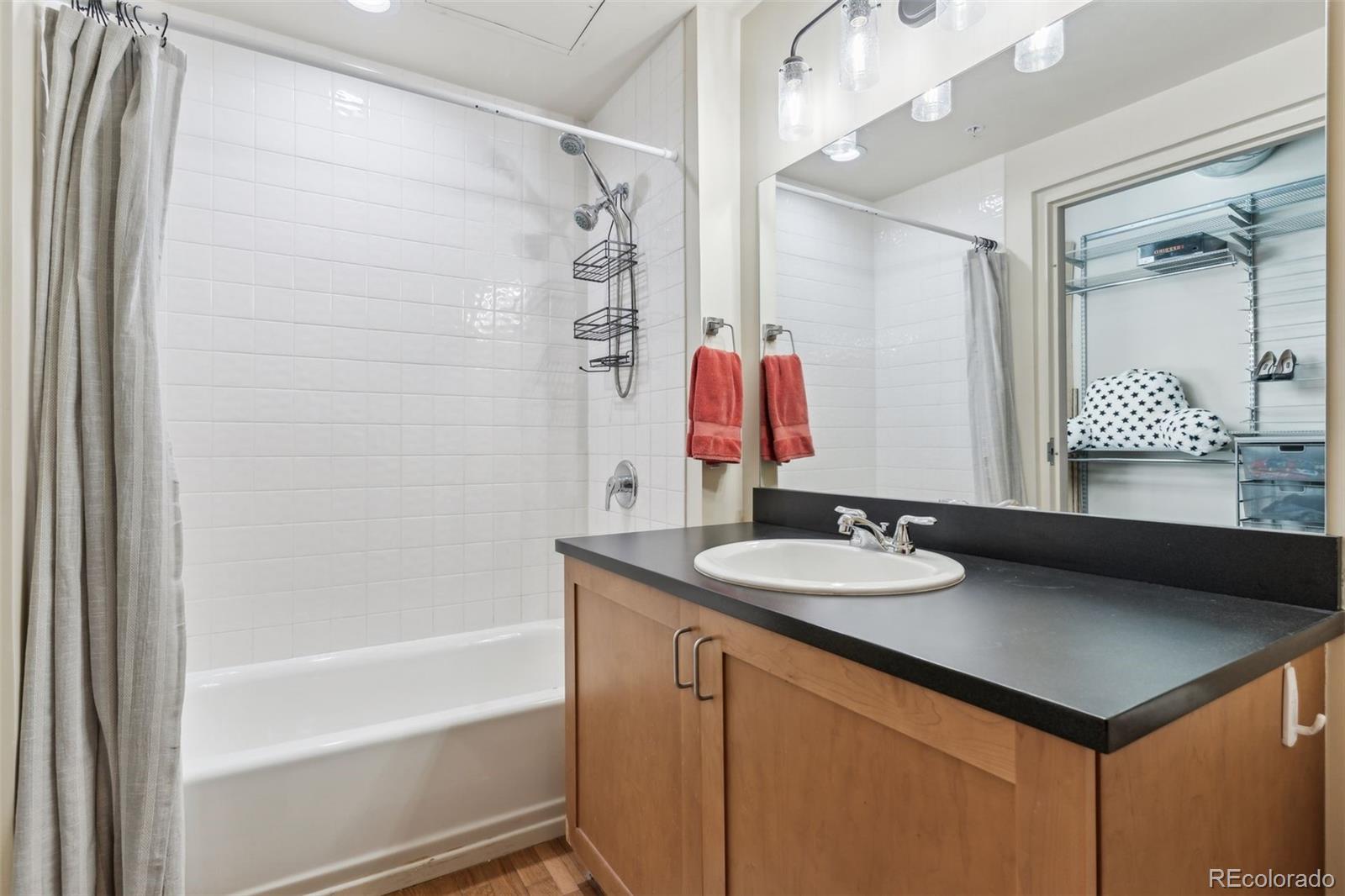 3100 Huron Street Unit: 4Q