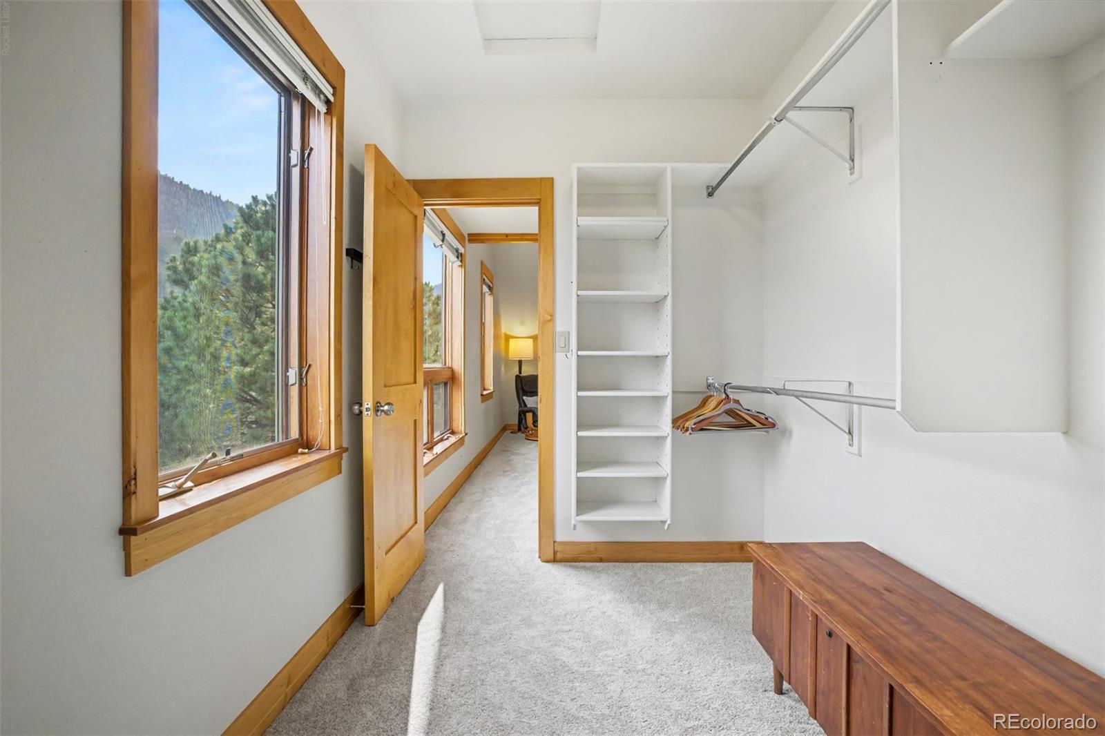 400 Valley Crescent Street