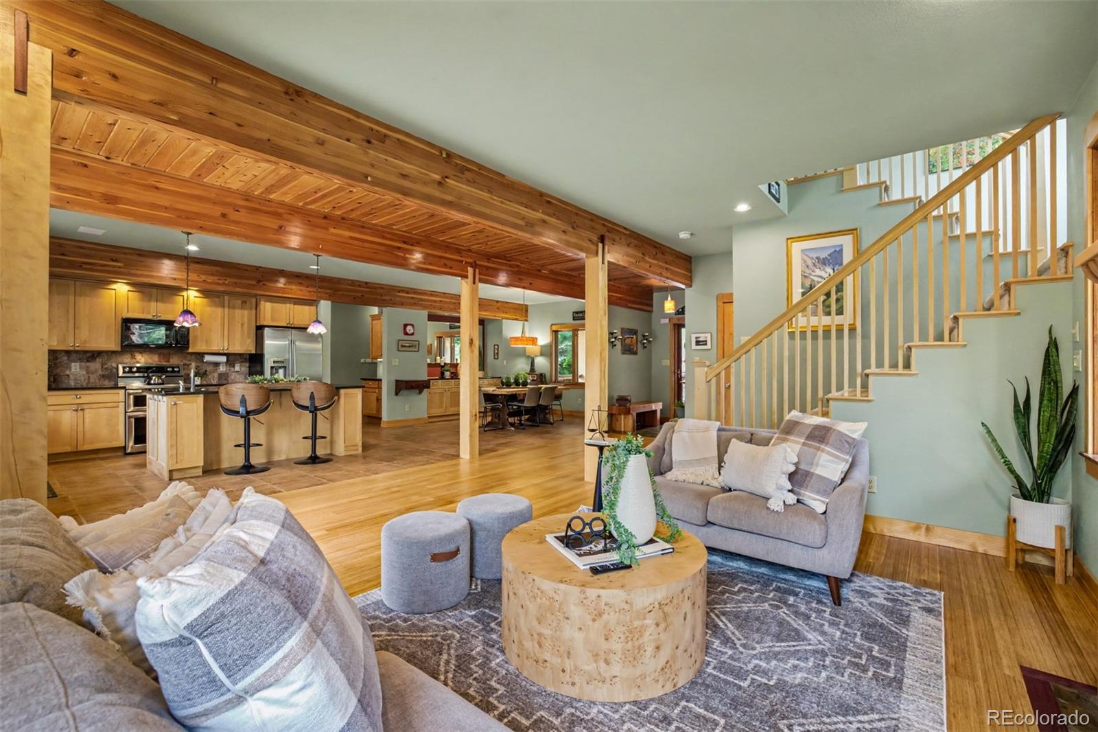 400 Valley Crescent Street