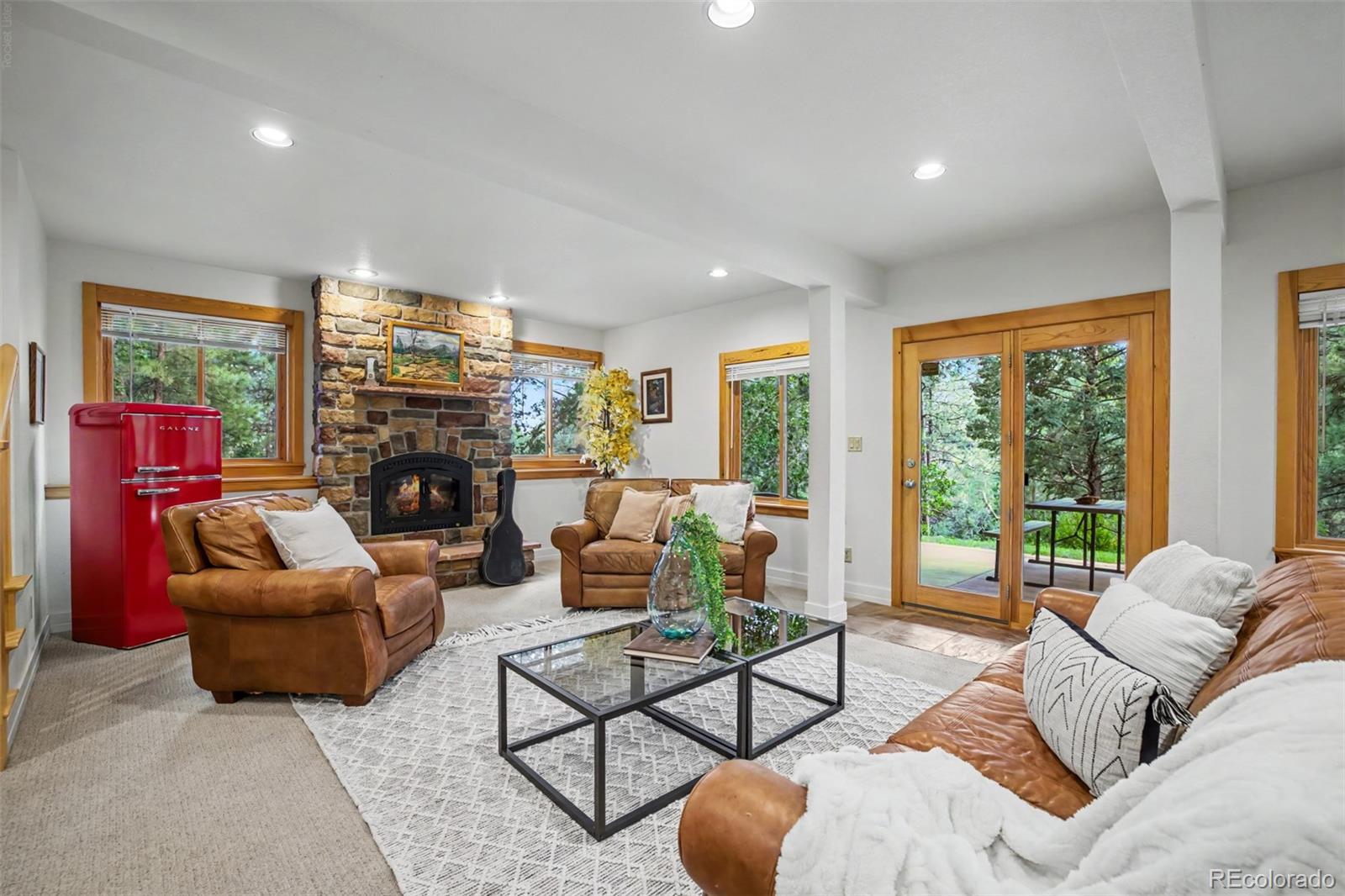 400 Valley Crescent Street
