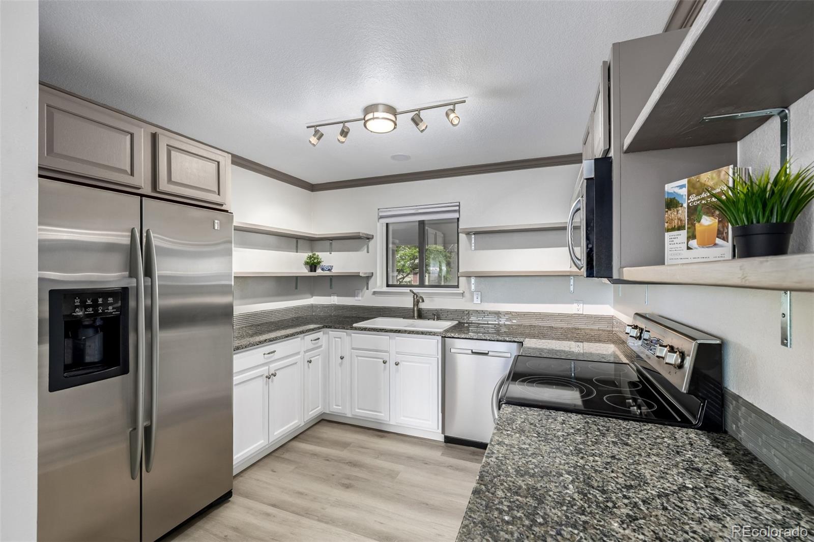 4226 S Eldridge Street Unit: 103
