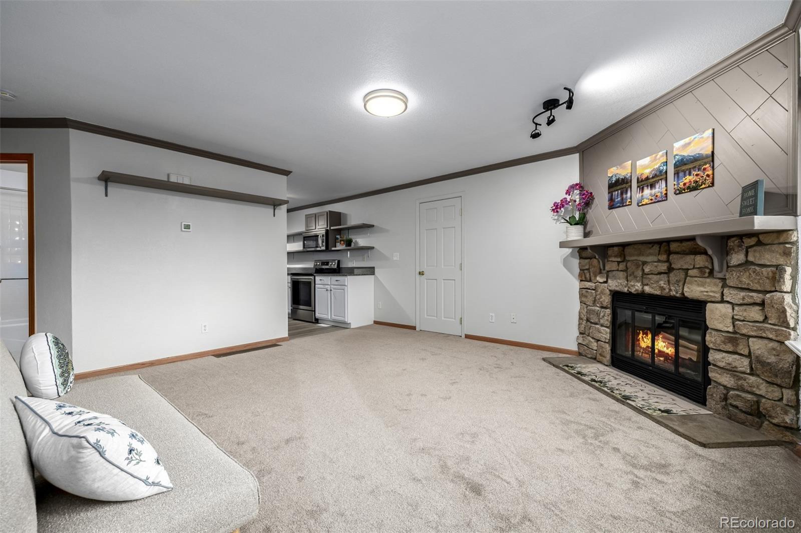 4226 S Eldridge Street Unit: 103