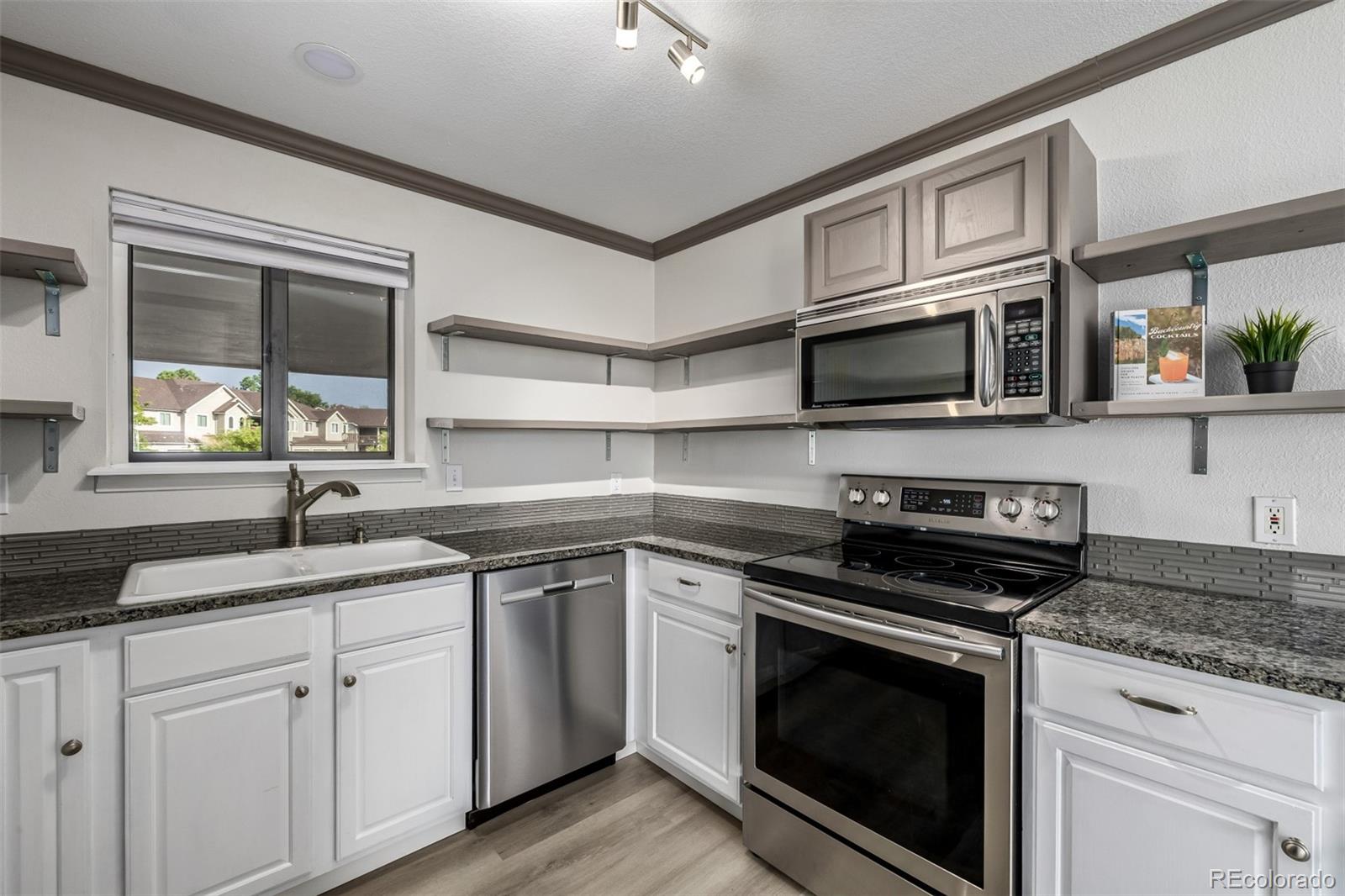4226 S Eldridge Street Unit: 103