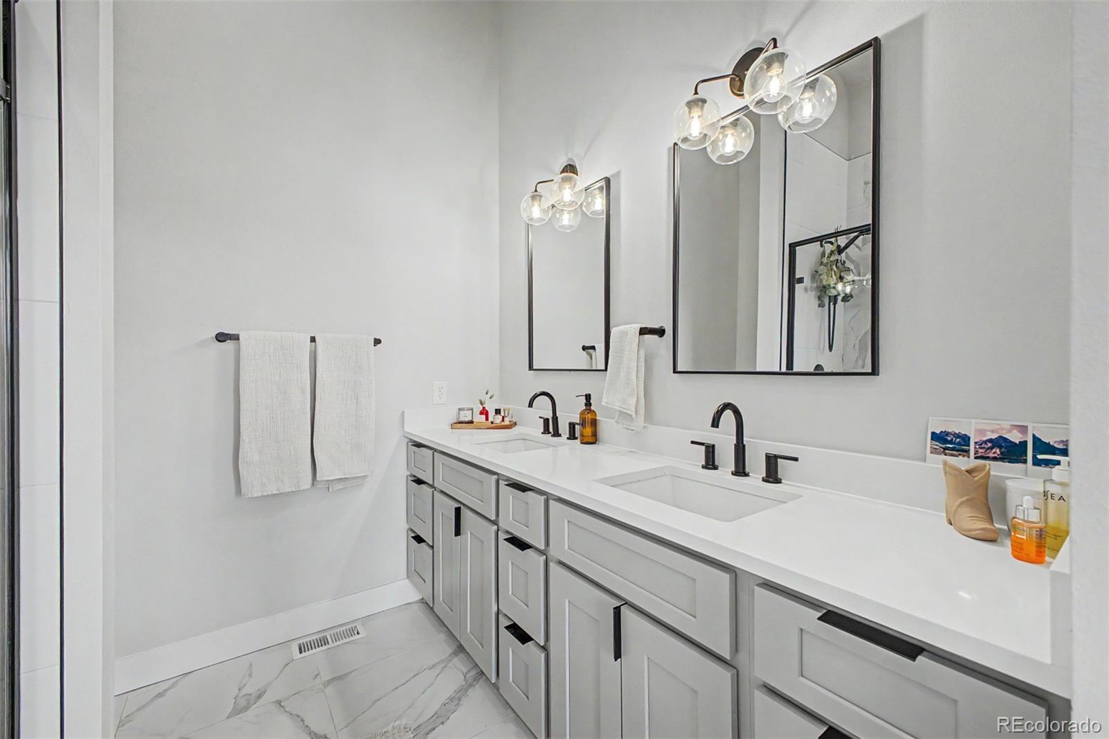 1921 W Elk Place Unit: 2