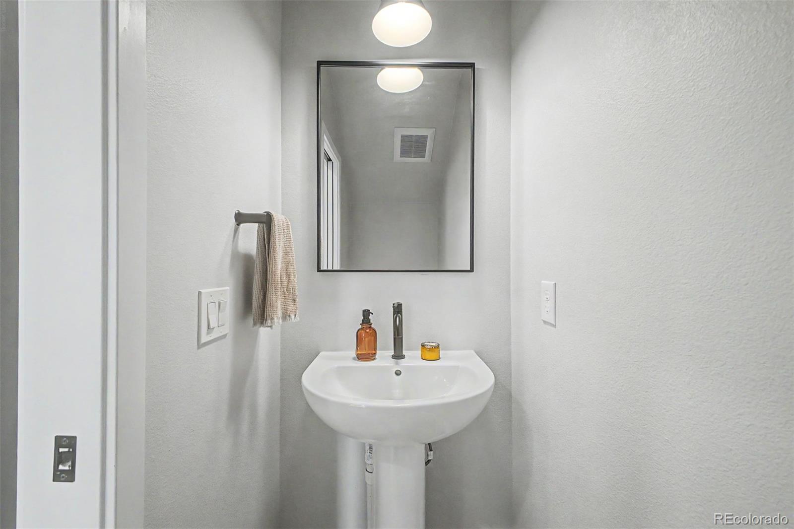 1921 W Elk Place Unit: 2