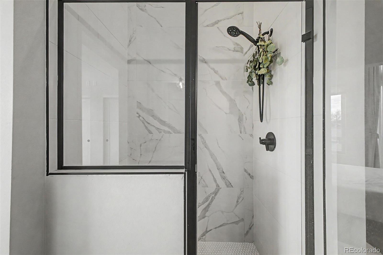 1921 W Elk Place Unit: 2