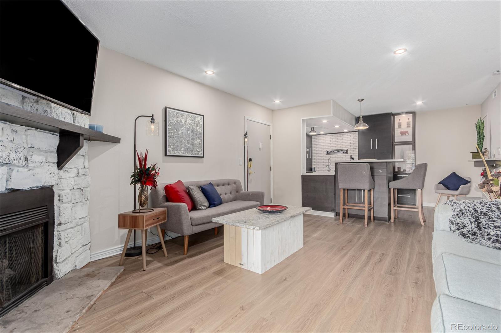 8335 Fairmount Drive Unit: 10-208