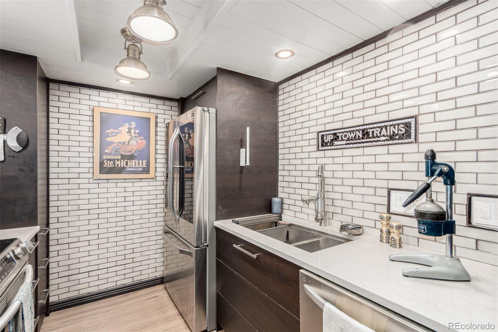 8335 Fairmount Drive Unit: 10-208