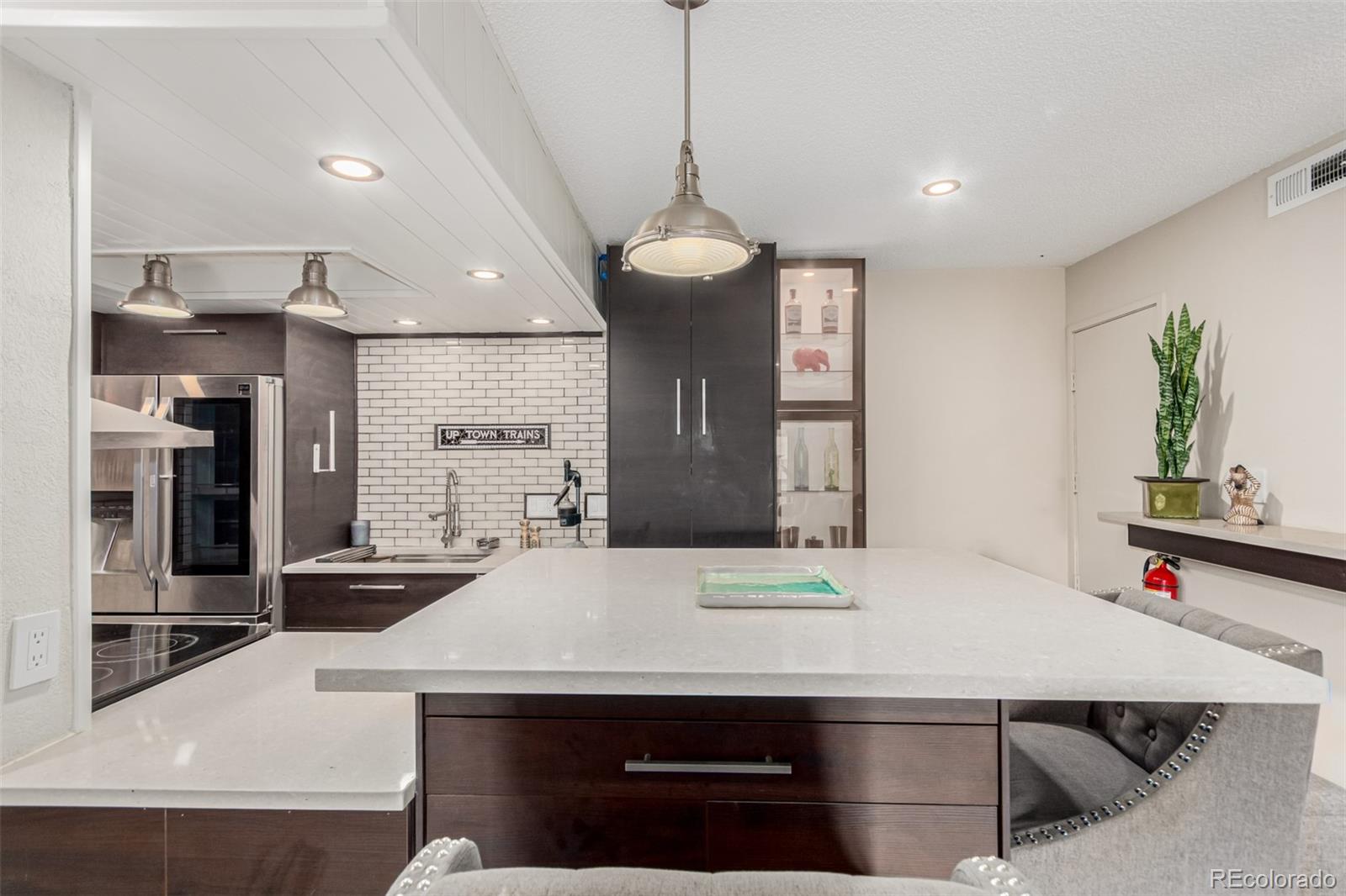 8335 Fairmount Drive Unit: 10-208