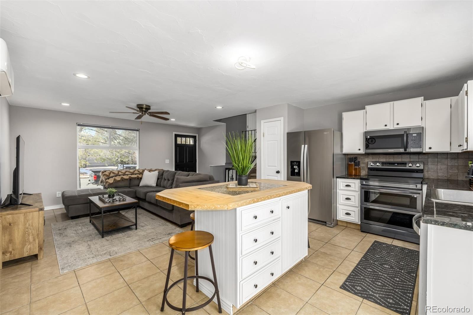 1132 S Salida Way