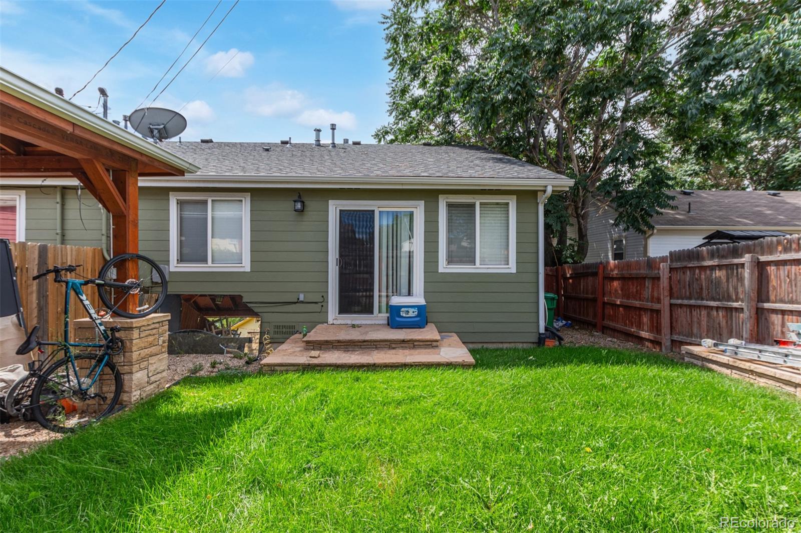 2075 W Hillside Avenue