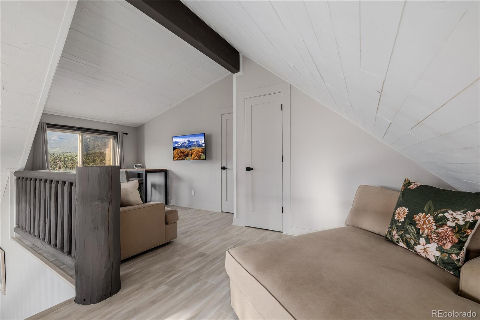 302 Lakeview Road
