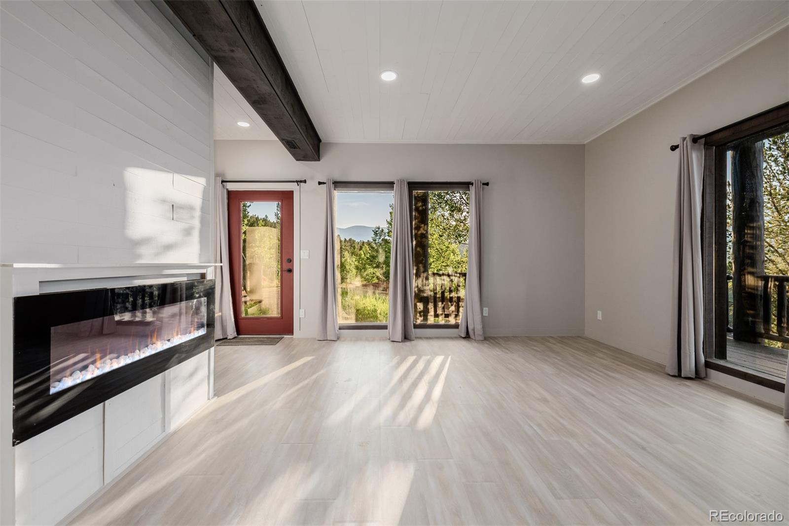 302 Lakeview Road
