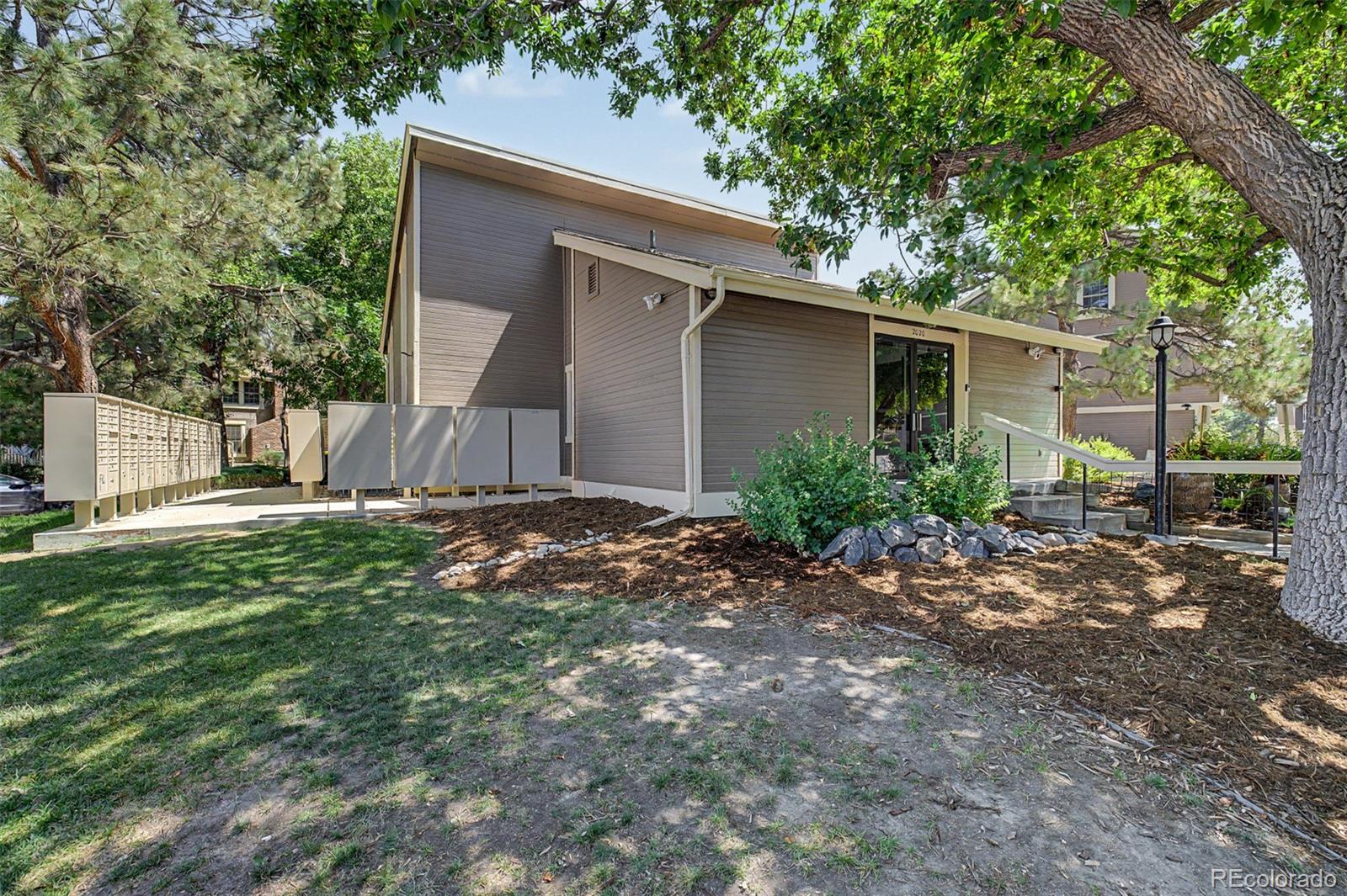 1981 S Hannibal Court Unit: B