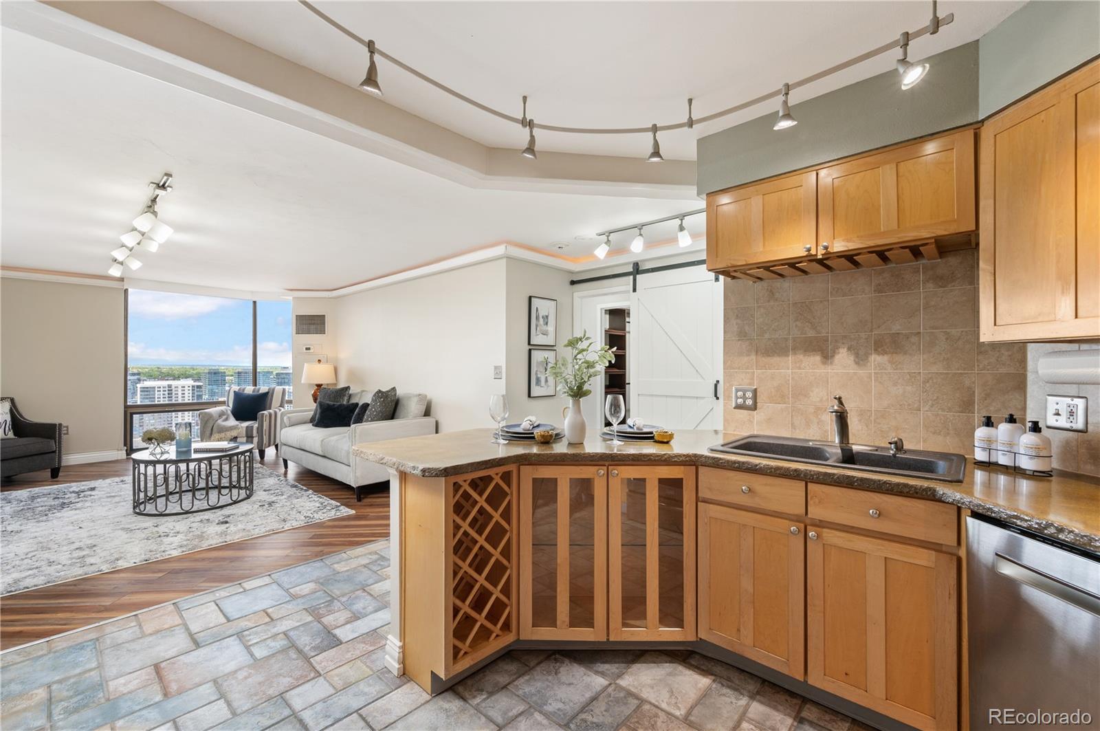 1625 Larimer Street Unit: 3008