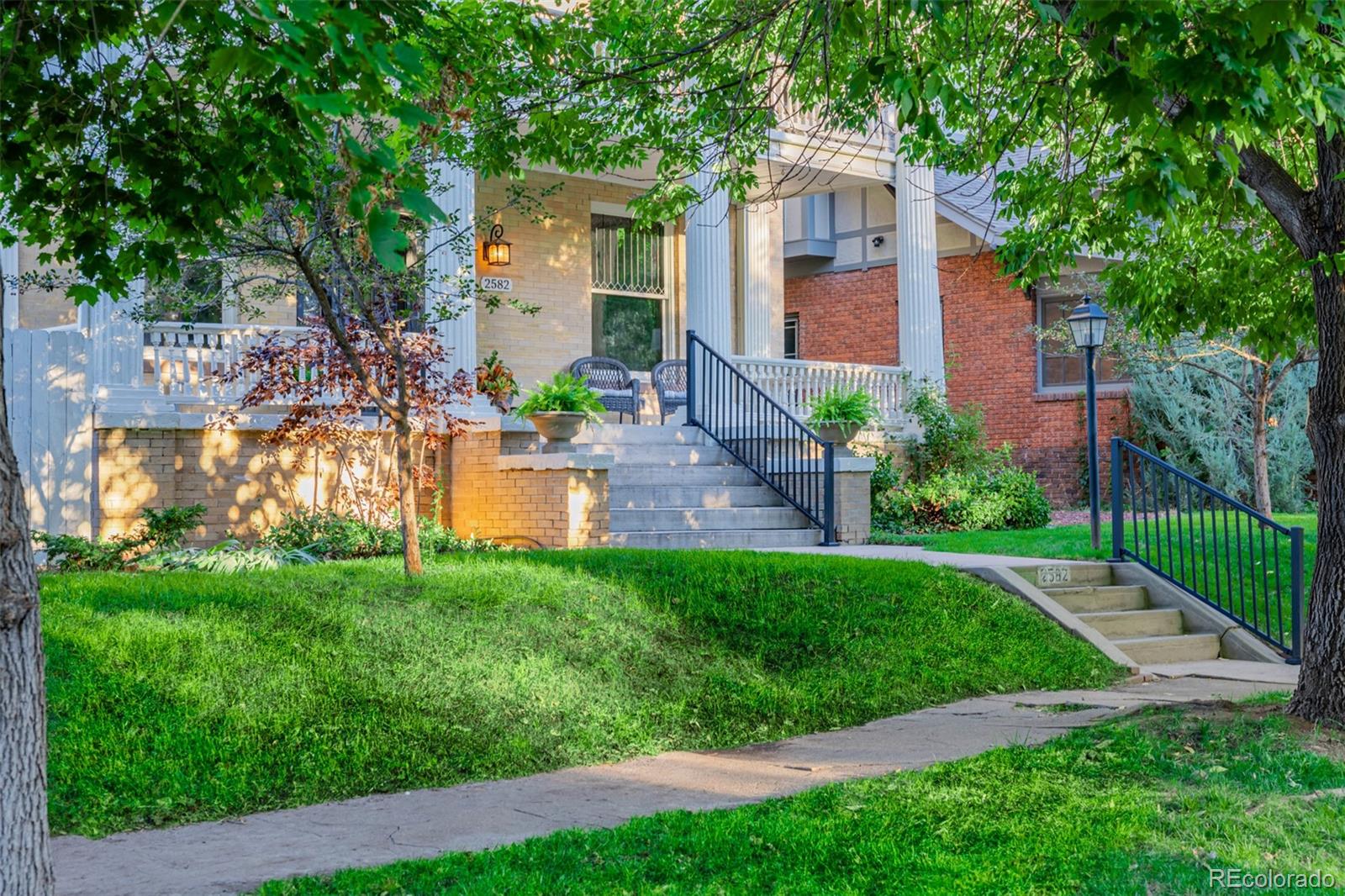 2582 Eudora Street