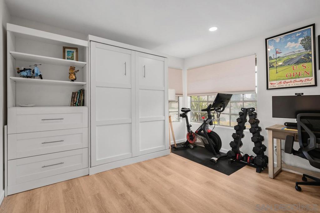 751 Pyramid Point Way