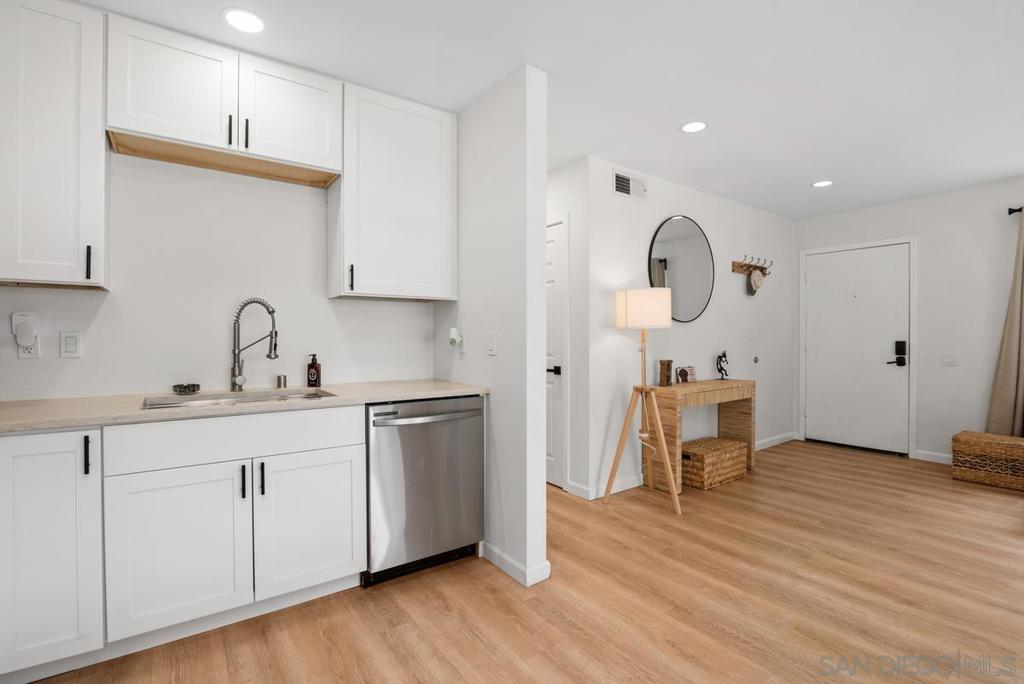 751 Pyramid Point Way