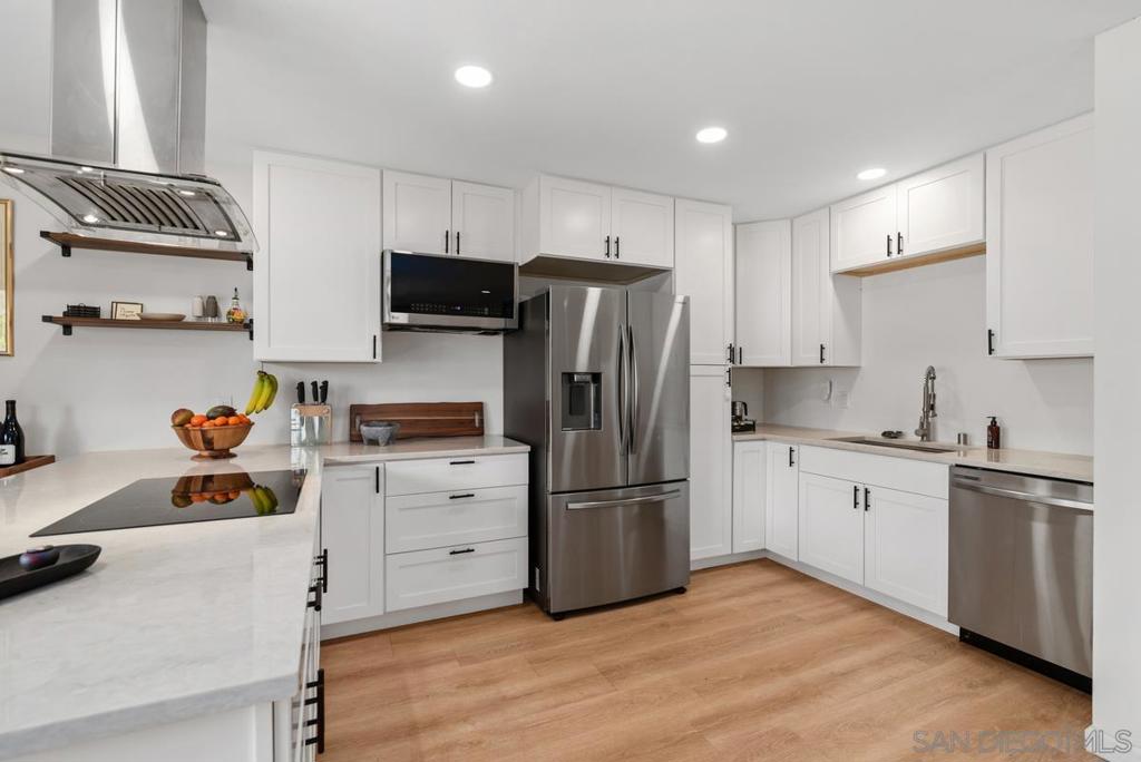 751 Pyramid Point Way