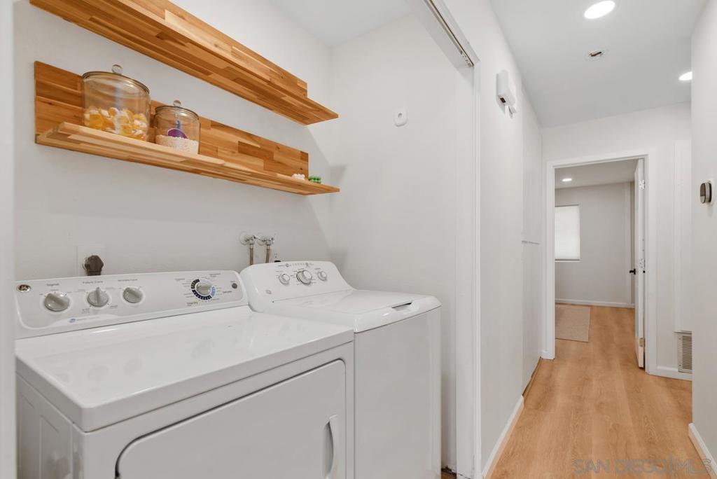 751 Pyramid Point Way