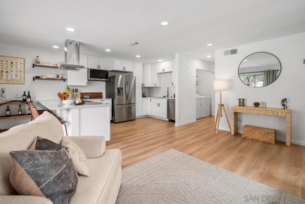 751 Pyramid Point Way