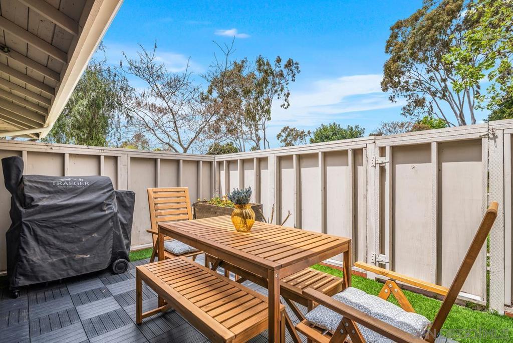 751 Pyramid Point Way