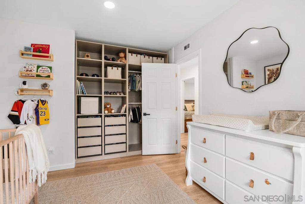 751 Pyramid Point Way