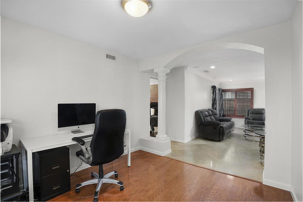 1826 Avenida Sevilla