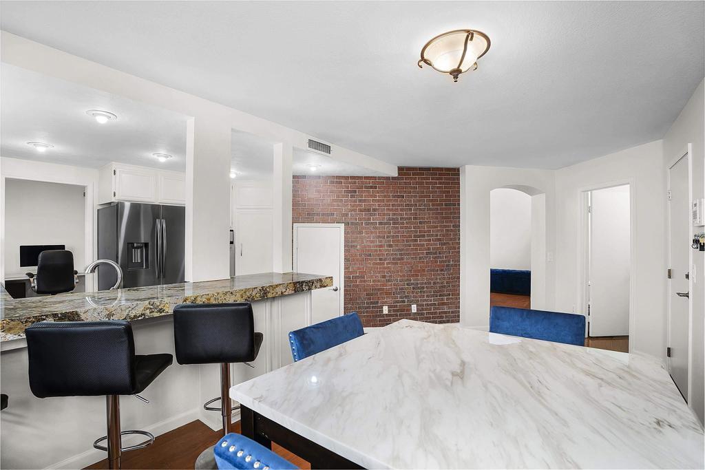 1826 Avenida Sevilla