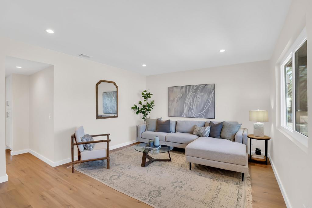 287 San Dimas Avenue