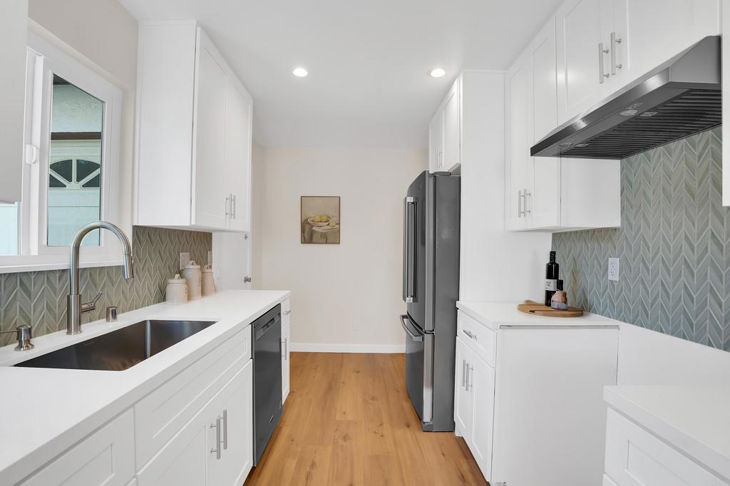 287 San Dimas Avenue