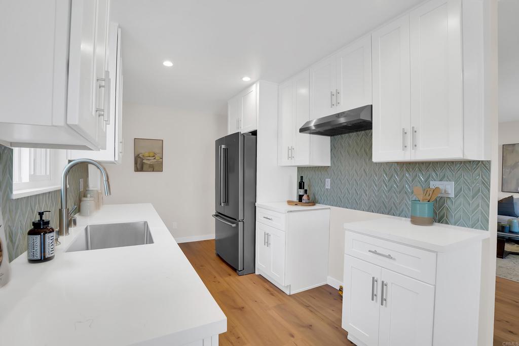 287 San Dimas Avenue