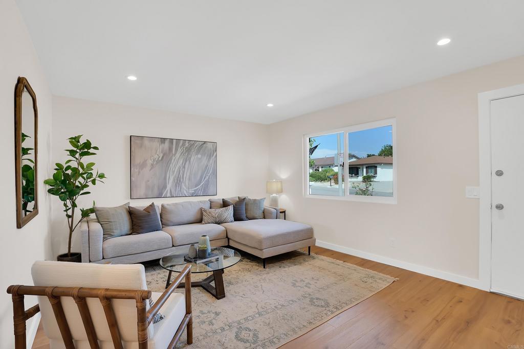 287 San Dimas Avenue