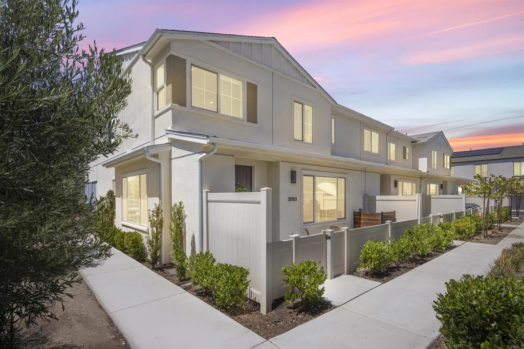 35103 Vine Place