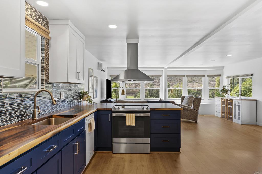 8975 Lawrence Welk Dr. 195