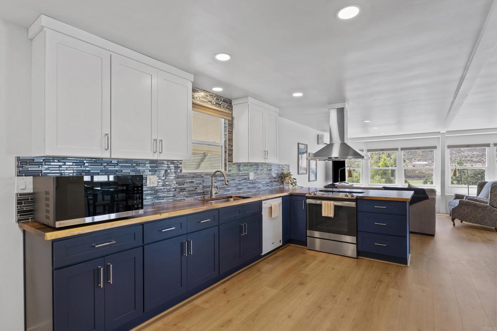 8975 Lawrence Welk Dr. 195