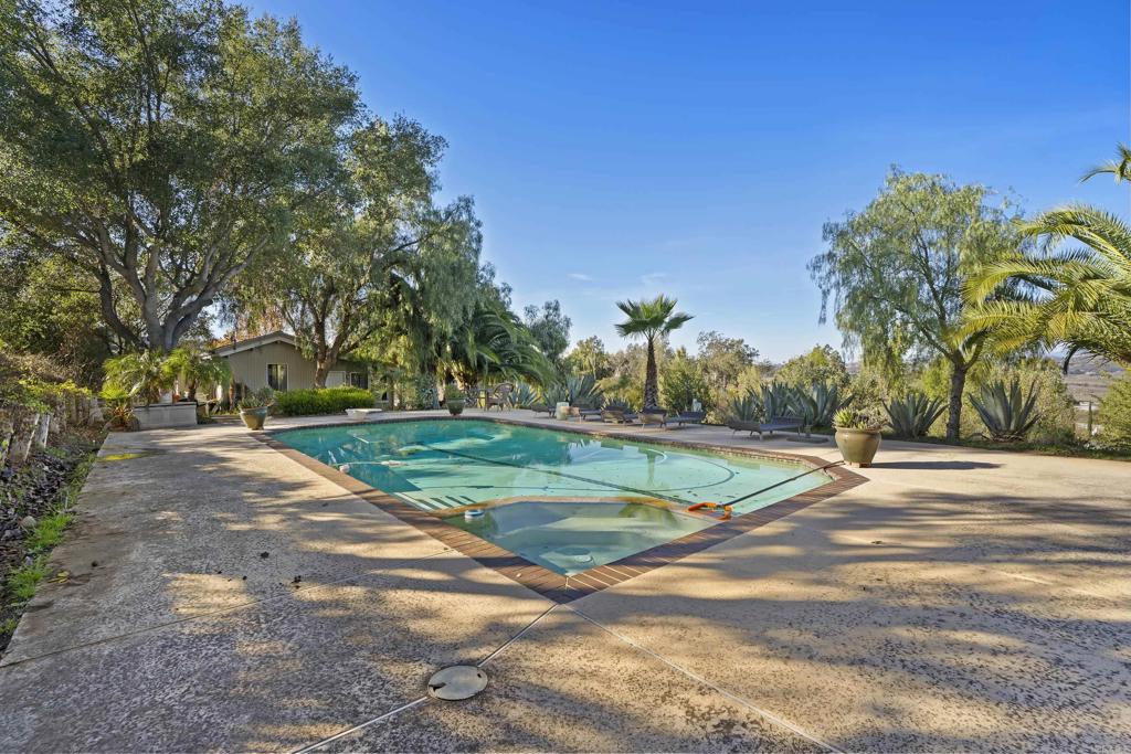 17959 Bluegrass Road