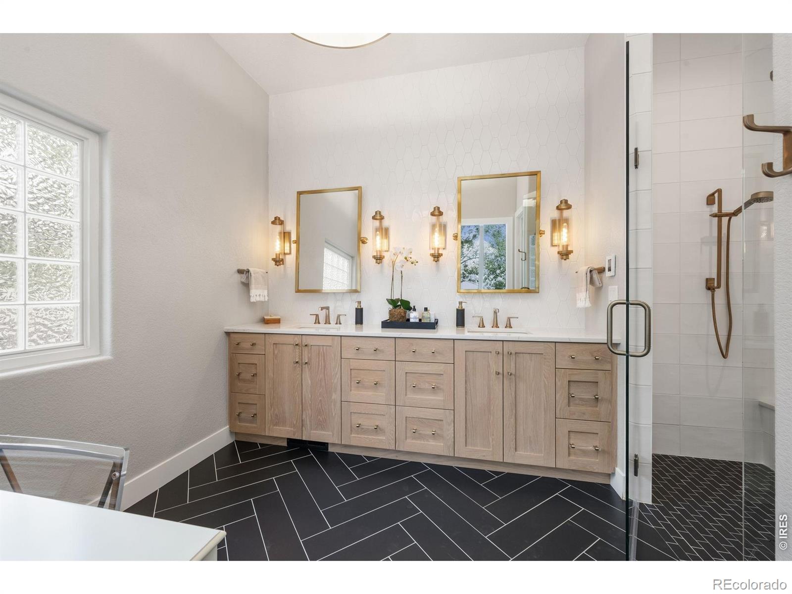 4739 Valley Oak Drive