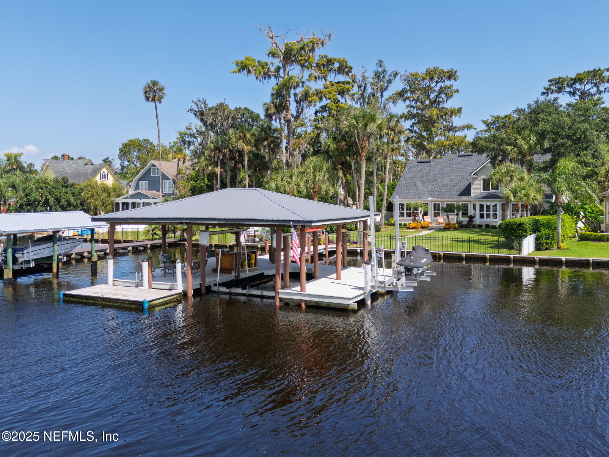 199 S ROSCOE Boulevard