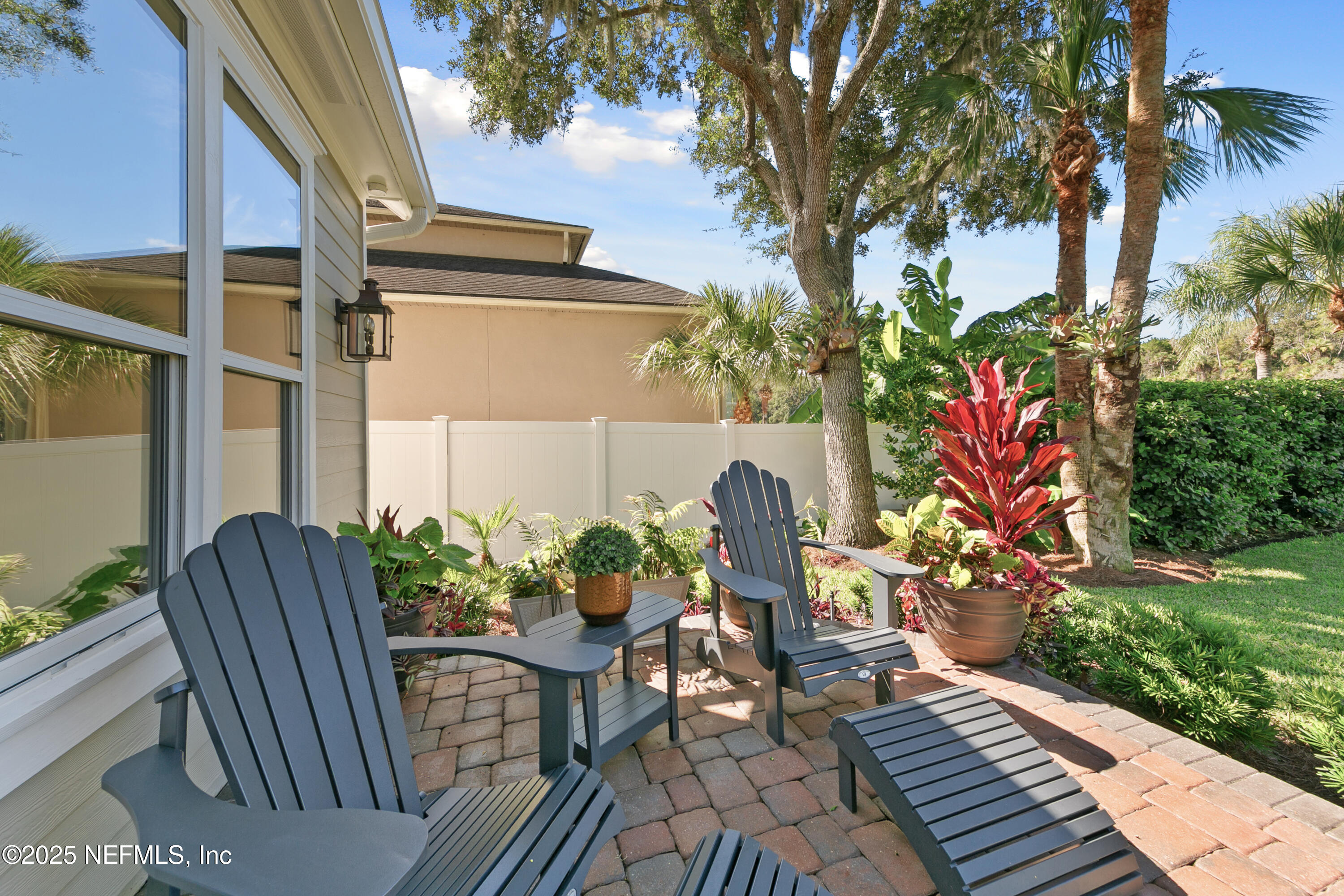 199 S ROSCOE Boulevard