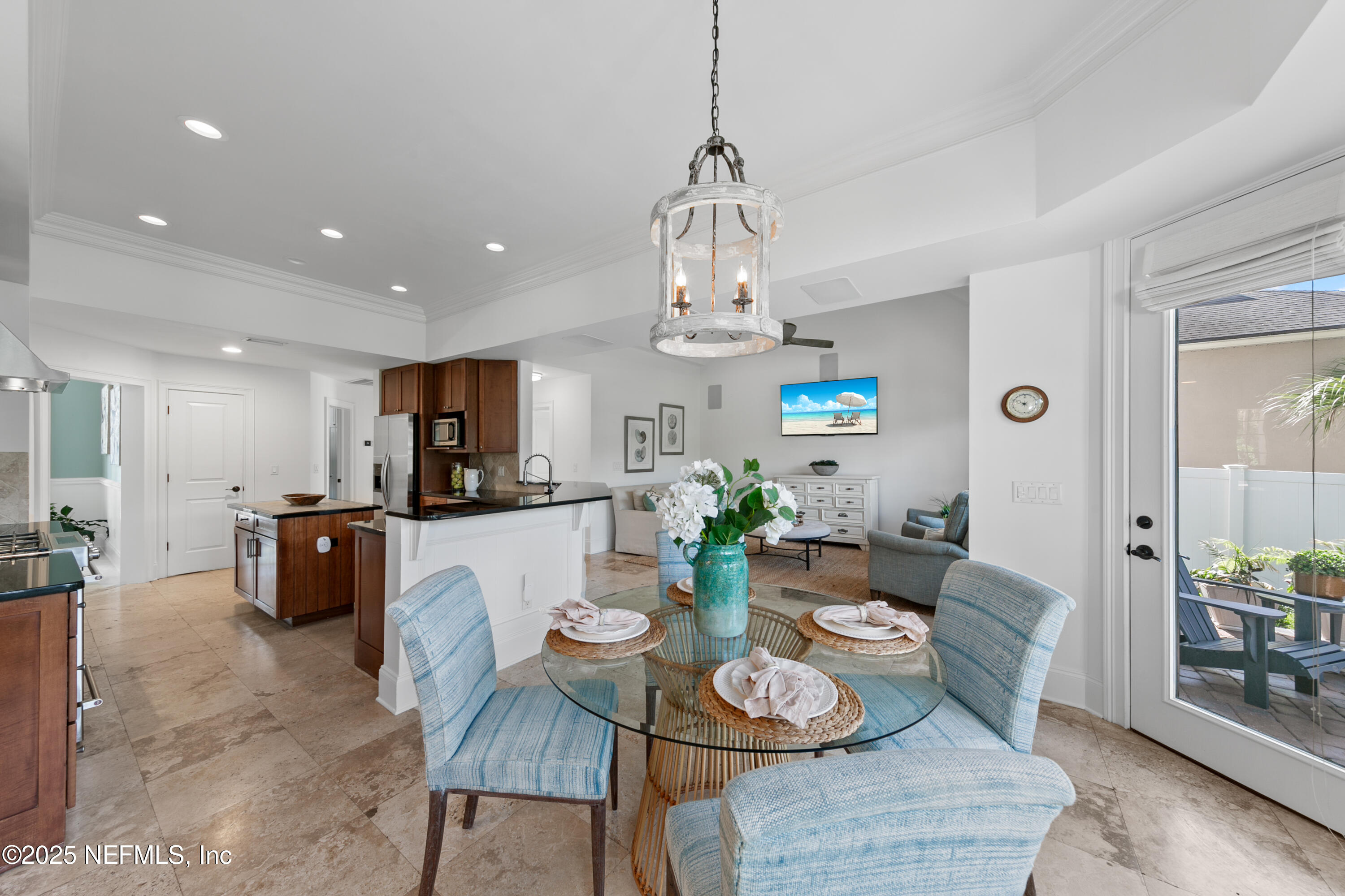 199 S ROSCOE Boulevard