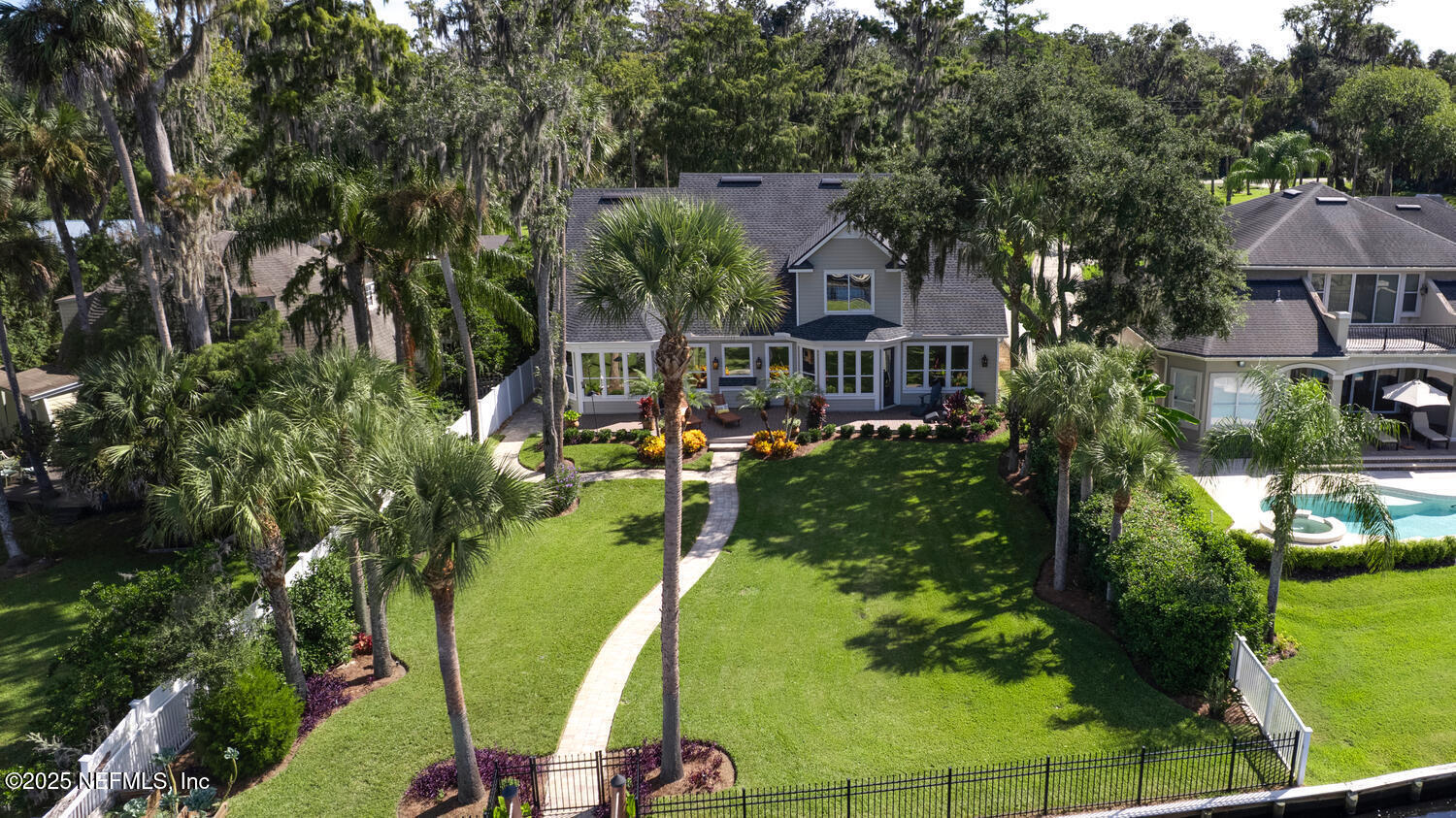 199 S ROSCOE Boulevard