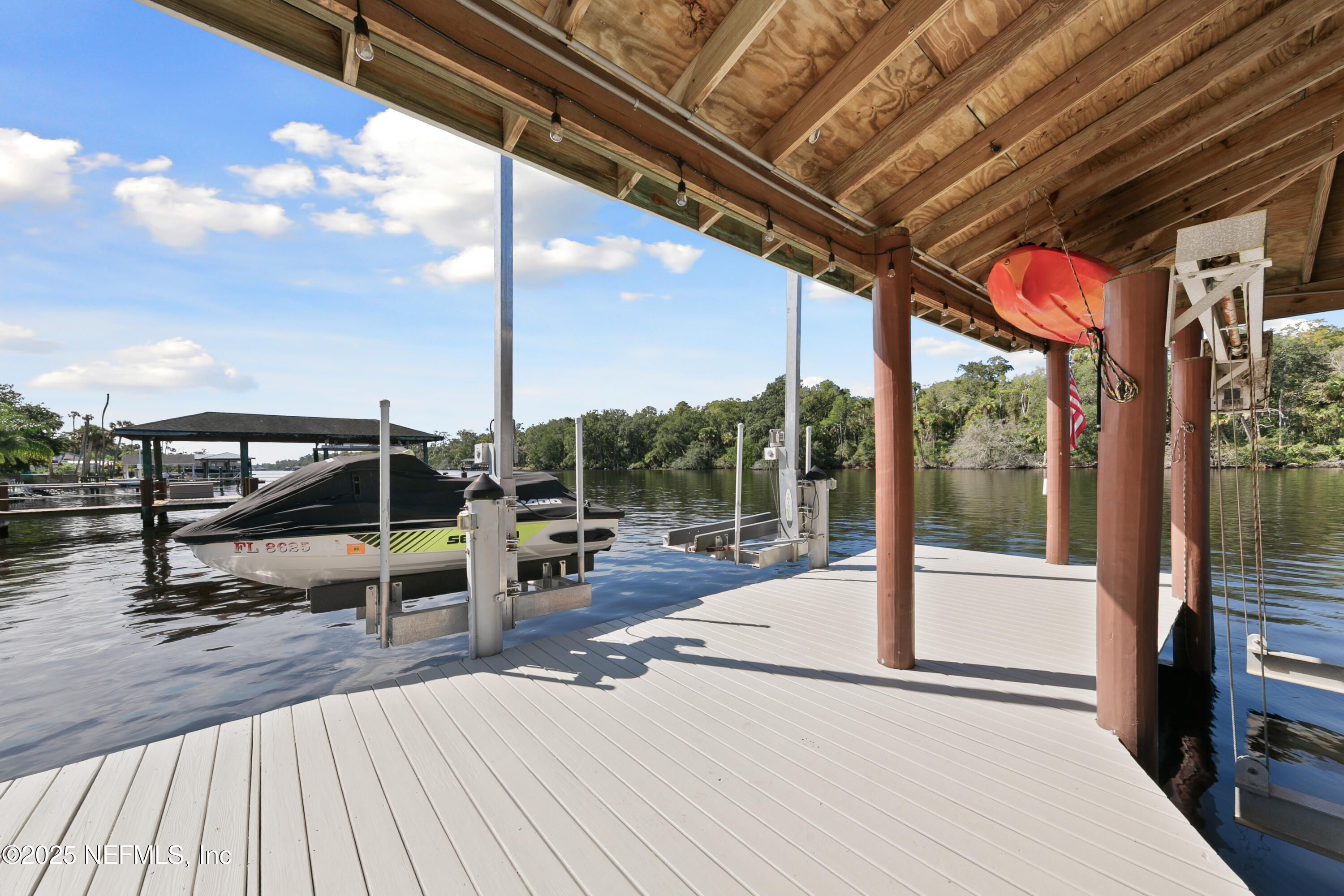 199 S ROSCOE Boulevard