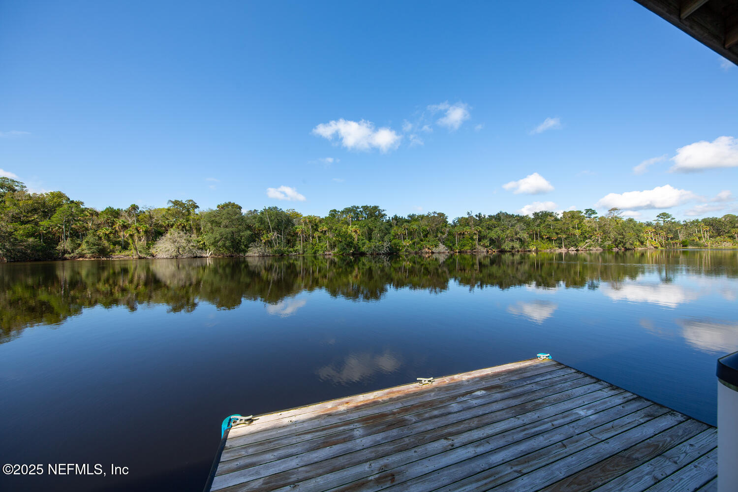 199 S ROSCOE Boulevard